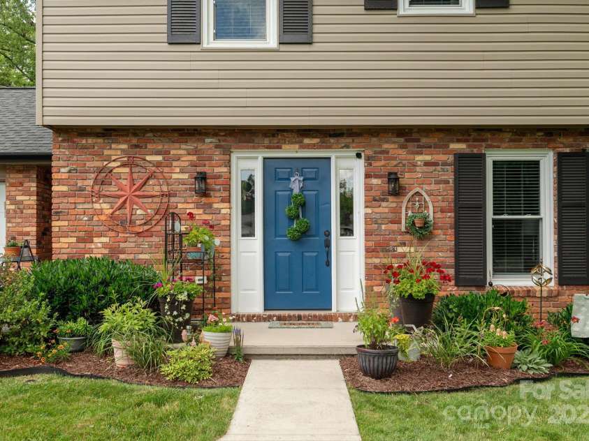 112 Underhill Road, Hendersonville, NC 28792.  MLS# CAR4274502, YatesRealty ID 23022. 