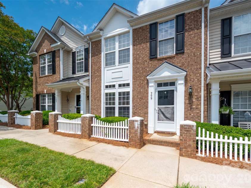 709 Atherton Way, Rock Hill, SC 29730.  MLS# CAR4382057, YatesRealty ID 23022. 