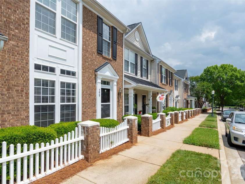 709 Atherton Way, Rock Hill, SC 29730.  MLS# CAR4382057, YatesRealty ID 23022. 