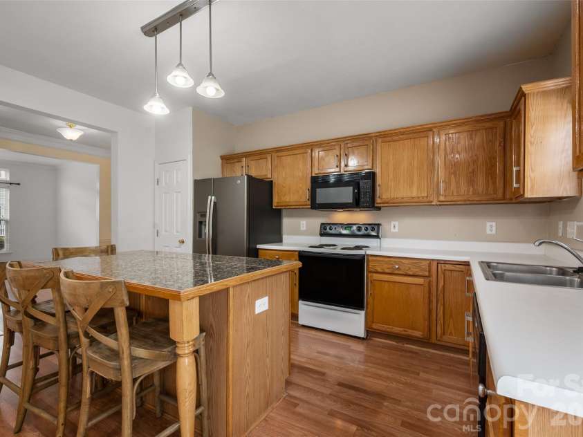 709 Atherton Way, Rock Hill, SC 29730.  MLS# CAR4382057, YatesRealty ID 23022. 