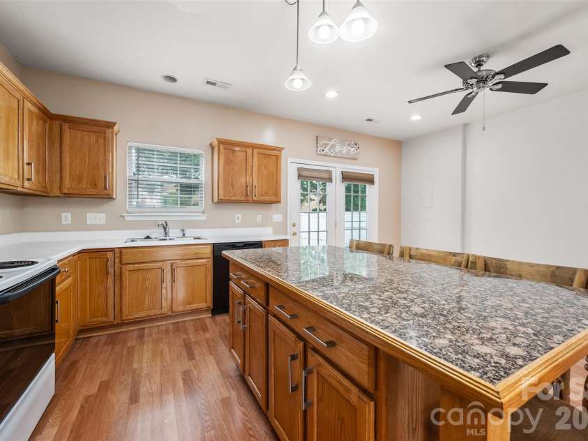 709 Atherton Way, Rock Hill, SC 29730.  MLS# CAR4382057, YatesRealty ID 23022. 