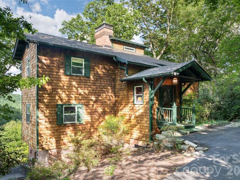 162 Merrills Chase Road, Asheville, NC 28803.  MLS# CAR4380452, YatesRealty ID 23024. 
