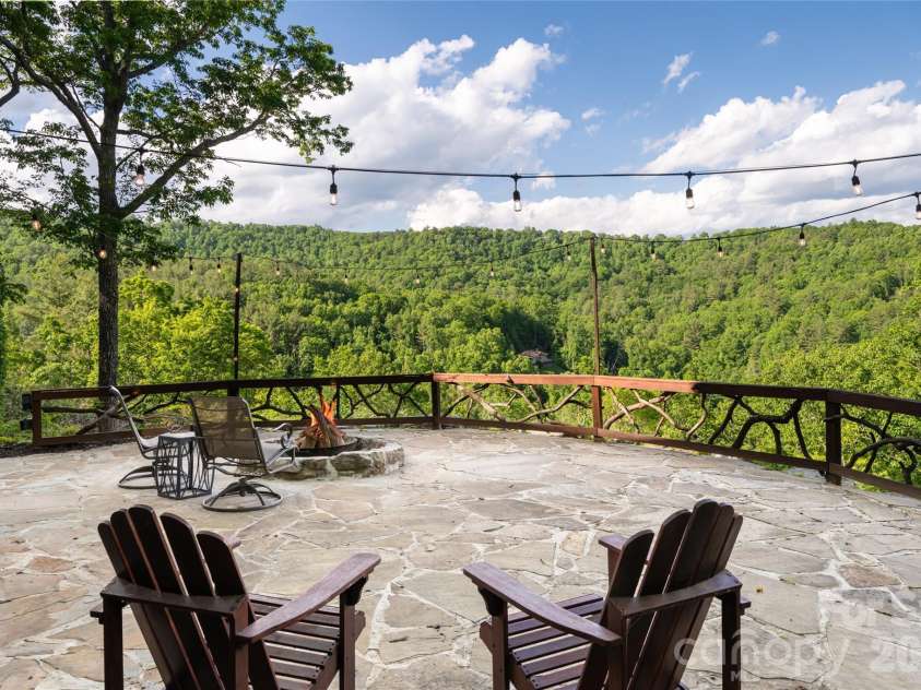 162 Merrills Chase Road, Asheville, NC 28803.  MLS# CAR4380452, YatesRealty ID 23024. 