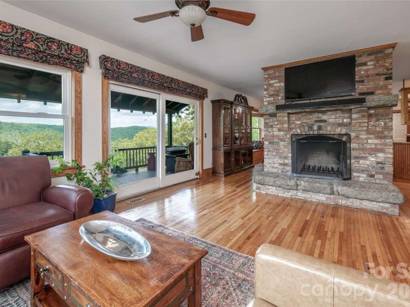 162 Merrills Chase Road, Asheville, NC 28803.  MLS# CAR4380452, YatesRealty ID 23024. 
