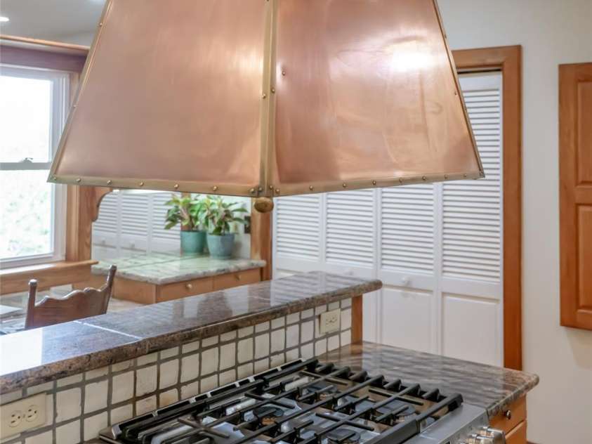 162 Merrills Chase Road, Asheville, NC 28803.  MLS# CAR4380452, YatesRealty ID 23024. 