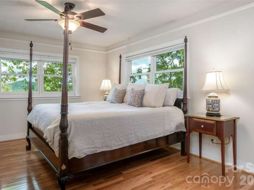 162 Merrills Chase Road, Asheville, NC 28803.  MLS# CAR4380452, YatesRealty ID 23024. 