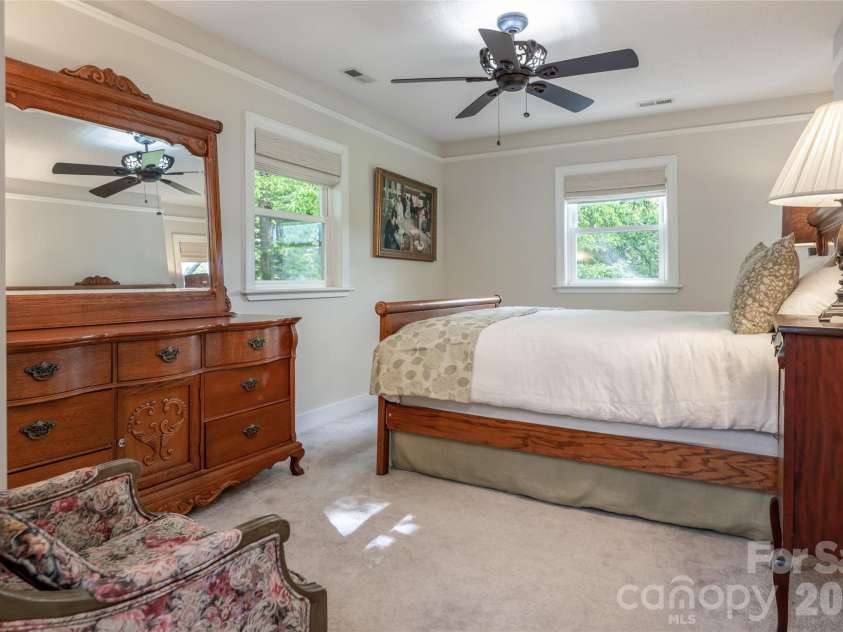 162 Merrills Chase Road, Asheville, NC 28803.  MLS# CAR4380452, YatesRealty ID 23024. 