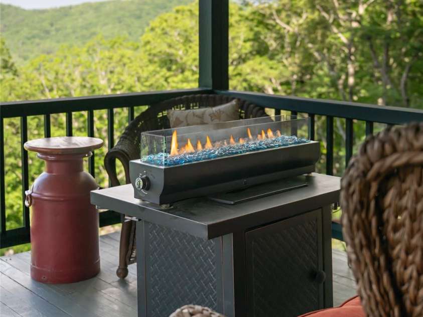 162 Merrills Chase Road, Asheville, NC 28803.  MLS# CAR4380452, YatesRealty ID 23024. 