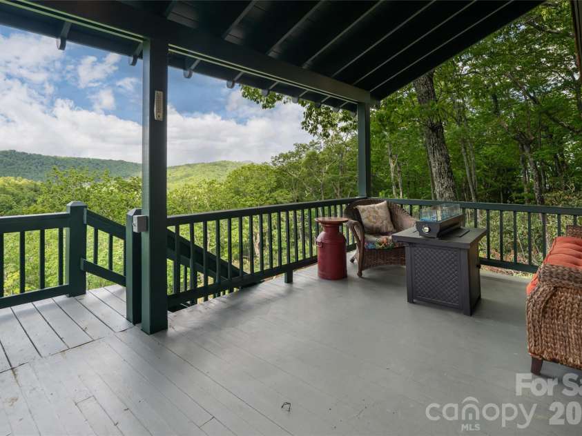 162 Merrills Chase Road, Asheville, NC 28803.  MLS# CAR4380452, YatesRealty ID 23024. 
