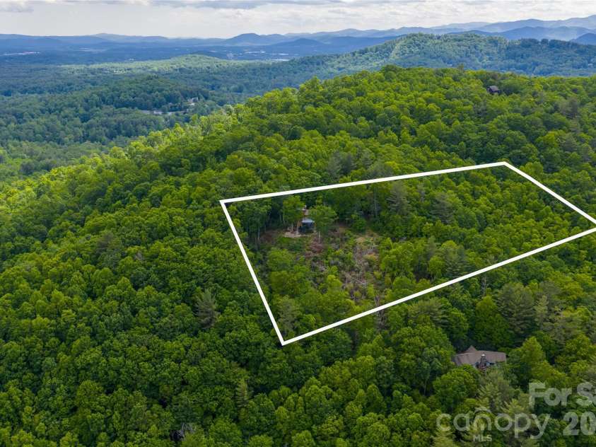 162 Merrills Chase Road, Asheville, NC 28803.  MLS# CAR4380452, YatesRealty ID 23024. 