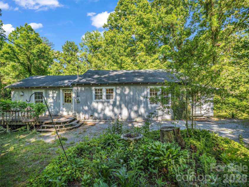 315 Alabama Avenue, Hendersonville, NC 28739.  MLS# CAR4382414, YatesRealty ID 23027. 