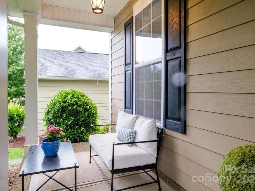 4323 Bright Road, Charlotte, NC 28214.  MLS# CAR4264585, YatesRealty ID 23028. 