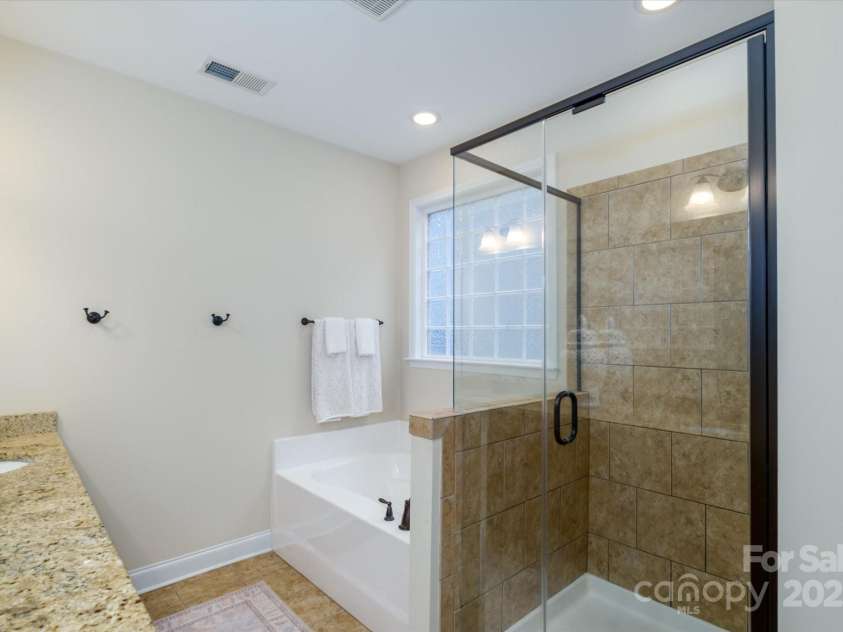 4323 Bright Road, Charlotte, NC 28214.  MLS# CAR4264585, YatesRealty ID 23028. 