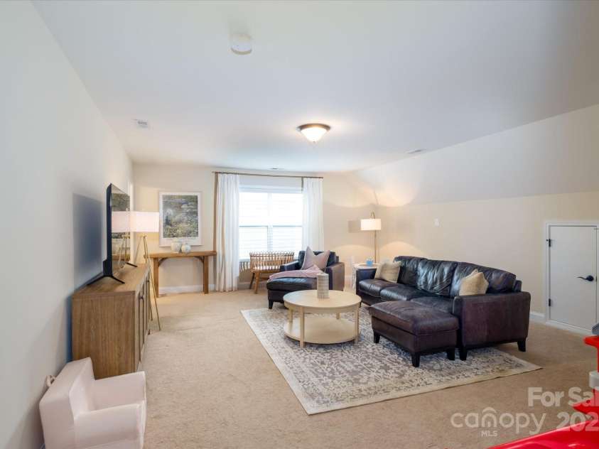 4323 Bright Road, Charlotte, NC 28214.  MLS# CAR4264585, YatesRealty ID 23028. 