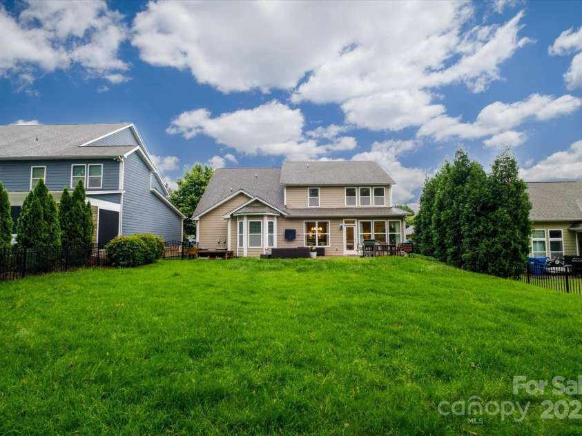 4323 Bright Road, Charlotte, NC 28214.  MLS# CAR4264585, YatesRealty ID 23028. 