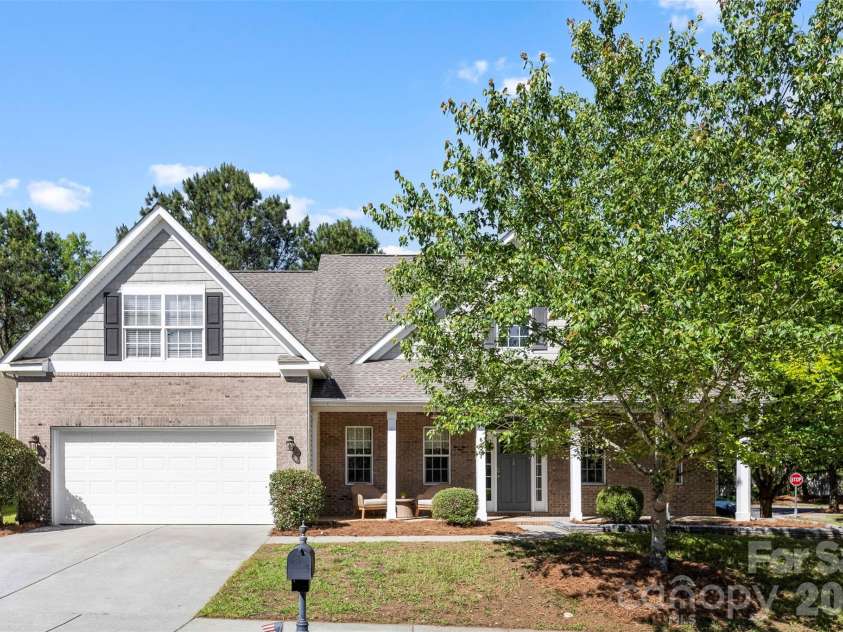 6237 Breckfield Court, Charlotte, NC 28278.  MLS# CAR4382615, YatesRealty ID 23028. 