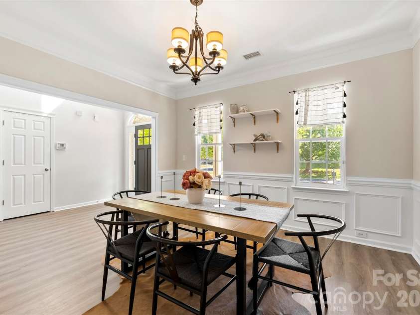 6237 Breckfield Court, Charlotte, NC 28278.  MLS# CAR4382615, YatesRealty ID 23028. 