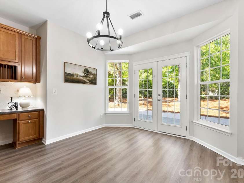 6237 Breckfield Court, Charlotte, NC 28278.  MLS# CAR4382615, YatesRealty ID 23028. 