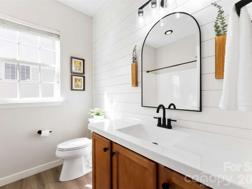 6237 Breckfield Court, Charlotte, NC 28278.  MLS# CAR4382615, YatesRealty ID 23028. 
