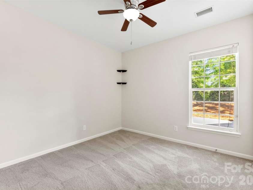 6237 Breckfield Court, Charlotte, NC 28278.  MLS# CAR4382615, YatesRealty ID 23028. 