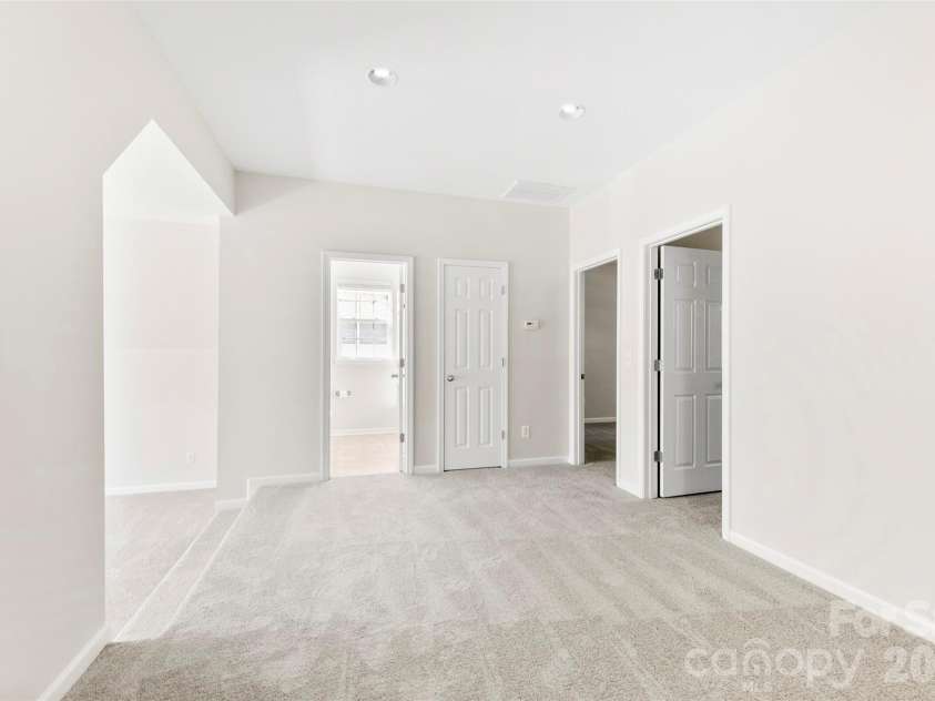 6237 Breckfield Court, Charlotte, NC 28278.  MLS# CAR4382615, YatesRealty ID 23028. 