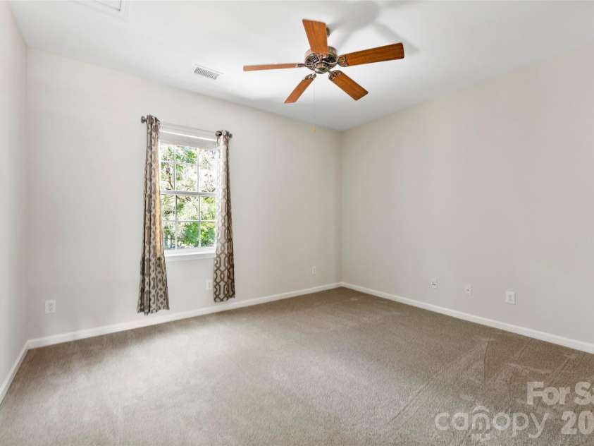 6237 Breckfield Court, Charlotte, NC 28278.  MLS# CAR4382615, YatesRealty ID 23028. 