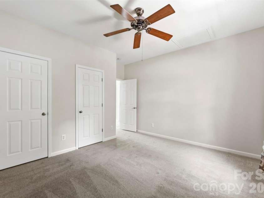 6237 Breckfield Court, Charlotte, NC 28278.  MLS# CAR4382615, YatesRealty ID 23028. 