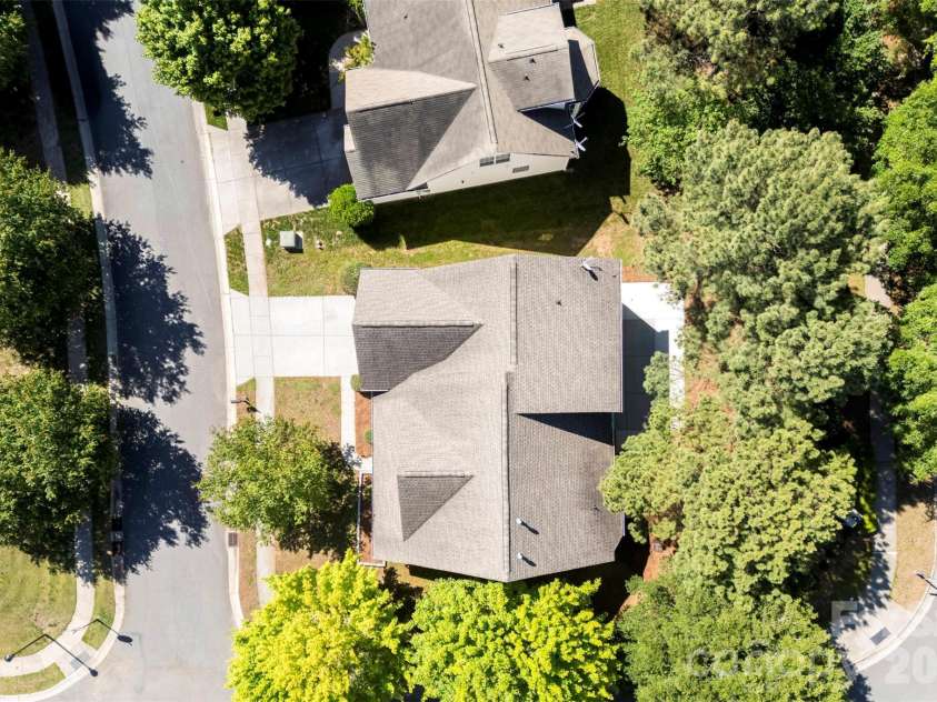 6237 Breckfield Court, Charlotte, NC 28278.  MLS# CAR4382615, YatesRealty ID 23028. 