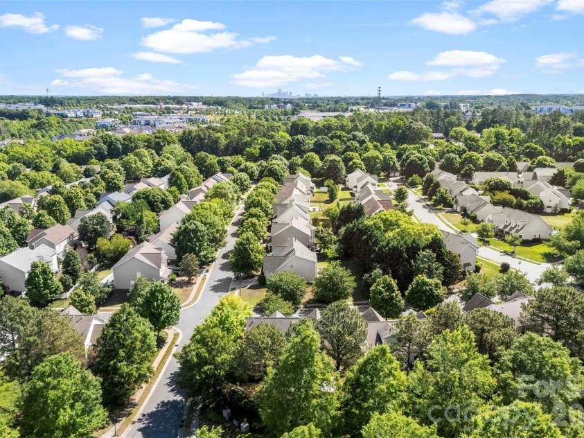 6237 Breckfield Court, Charlotte, NC 28278.  MLS# CAR4382615, YatesRealty ID 23028. 
