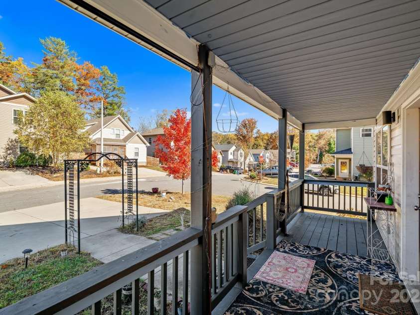 28 Yarrow Meadow Road, Weaverville, NC 28787.  MLS# CAR4319365, YatesRealty ID 2303. 