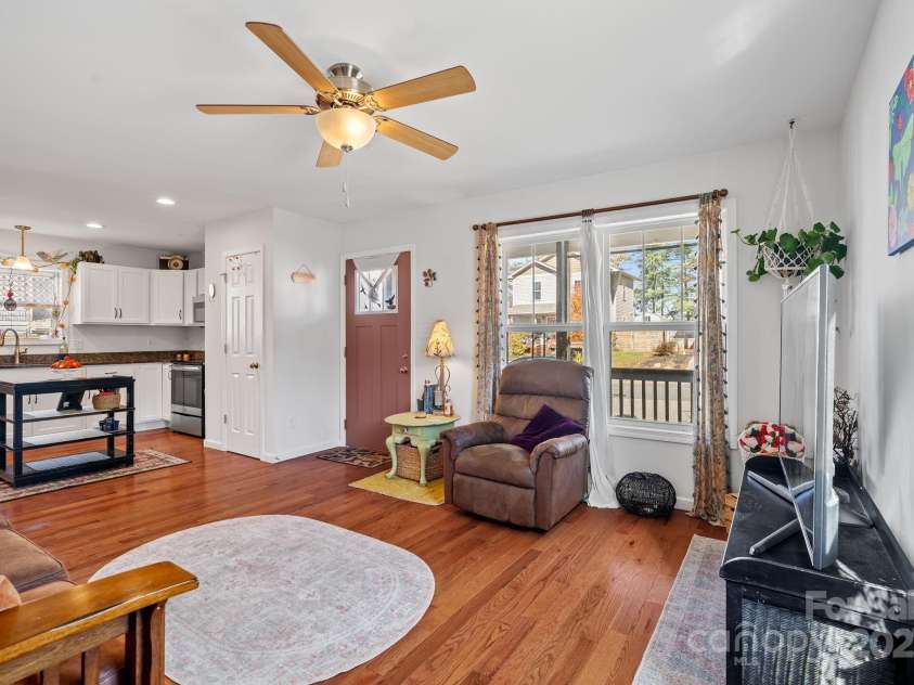 28 Yarrow Meadow Road, Weaverville, NC 28787.  MLS# CAR4319365, YatesRealty ID 2303. 