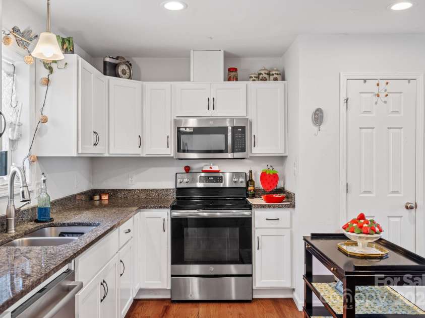 28 Yarrow Meadow Road, Weaverville, NC 28787.  MLS# CAR4319365, YatesRealty ID 2303. 