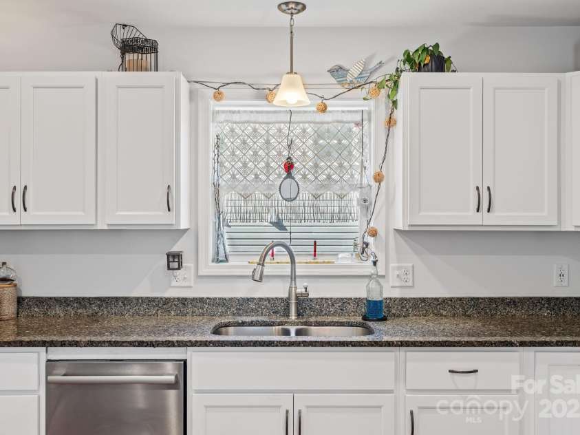 28 Yarrow Meadow Road, Weaverville, NC 28787.  MLS# CAR4319365, YatesRealty ID 2303. 
