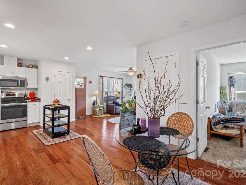 28 Yarrow Meadow Road, Weaverville, NC 28787.  MLS# CAR4319365, YatesRealty ID 2303. 