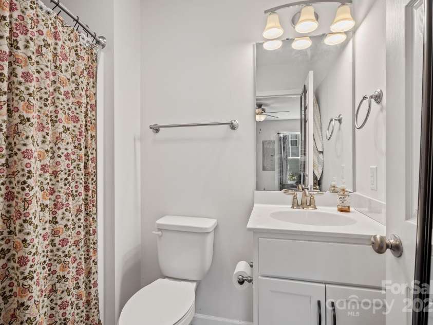 28 Yarrow Meadow Road, Weaverville, NC 28787.  MLS# CAR4319365, YatesRealty ID 2303. 
