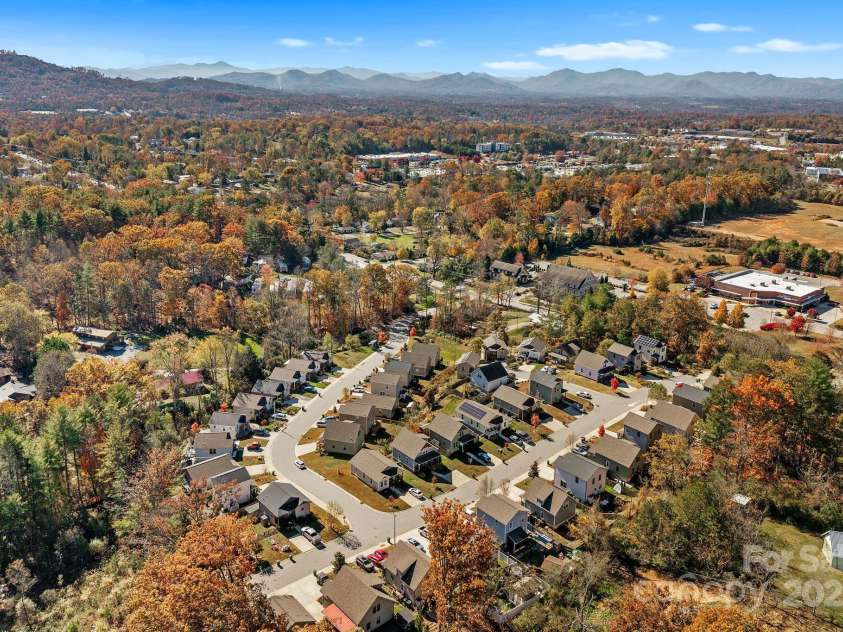 28 Yarrow Meadow Road, Weaverville, NC 28787.  MLS# CAR4319365, YatesRealty ID 2303. 