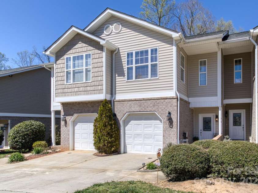108 Sherman Oaks Street, Mooresville, NC 28115.  MLS# CAR4239199, YatesRealty ID 23030. 