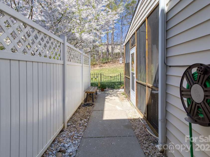 108 Sherman Oaks Street, Mooresville, NC 28115.  MLS# CAR4239199, YatesRealty ID 23030. 
