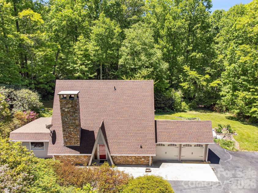 45 Echo Hills Drive, Fairview, NC 28730.  MLS# CAR4381421, YatesRealty ID 23030. 