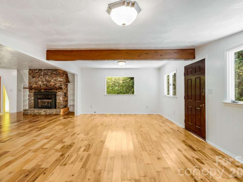 45 Echo Hills Drive, Fairview, NC 28730.  MLS# CAR4381421, YatesRealty ID 23030. 