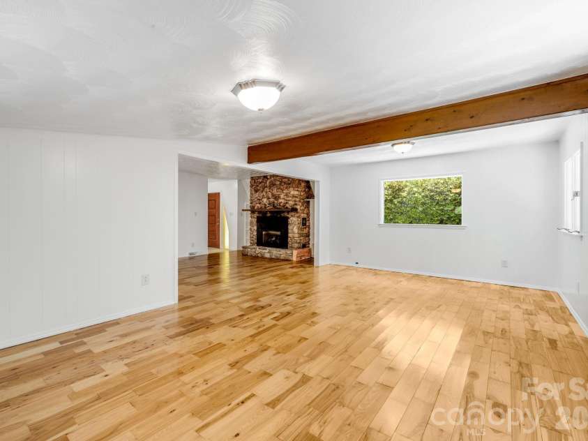 45 Echo Hills Drive, Fairview, NC 28730.  MLS# CAR4381421, YatesRealty ID 23030. 