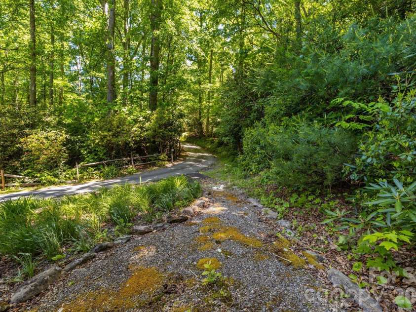 45 Echo Hills Drive, Fairview, NC 28730.  MLS# CAR4381421, YatesRealty ID 23030. 