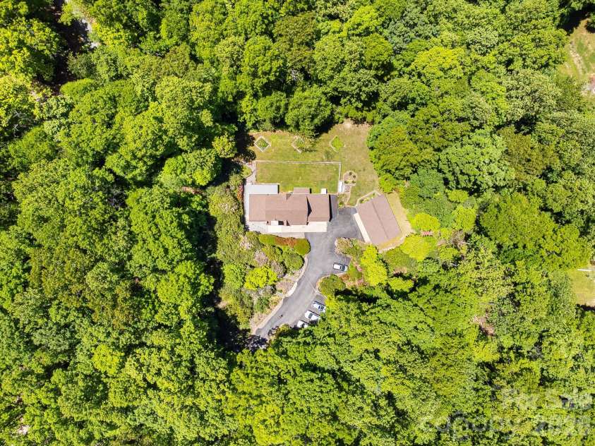 45 Echo Hills Drive, Fairview, NC 28730.  MLS# CAR4381421, YatesRealty ID 23030. 