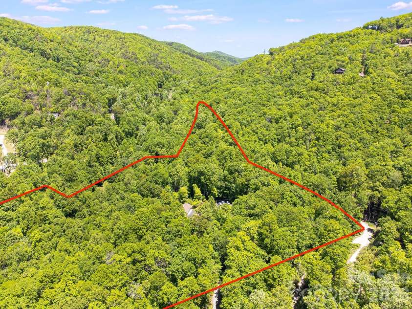 45 Echo Hills Drive, Fairview, NC 28730.  MLS# CAR4381421, YatesRealty ID 23030. 