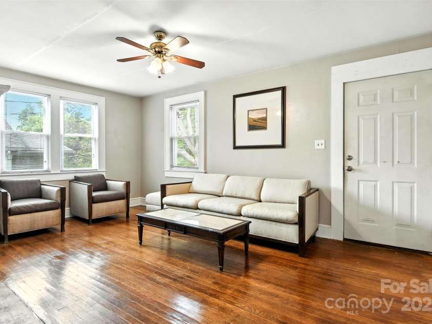 450 1st Street, Hickory, NC 28602.  MLS# CAR4275535, YatesRealty ID 23031. 