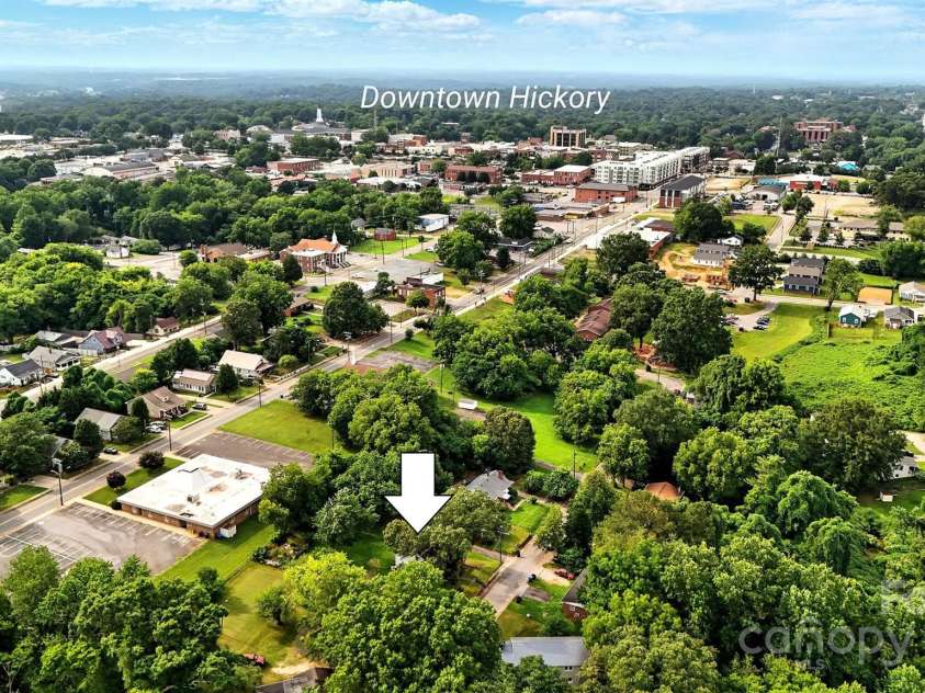 450 1st Street, Hickory, NC 28602.  MLS# CAR4275535, YatesRealty ID 23031. 