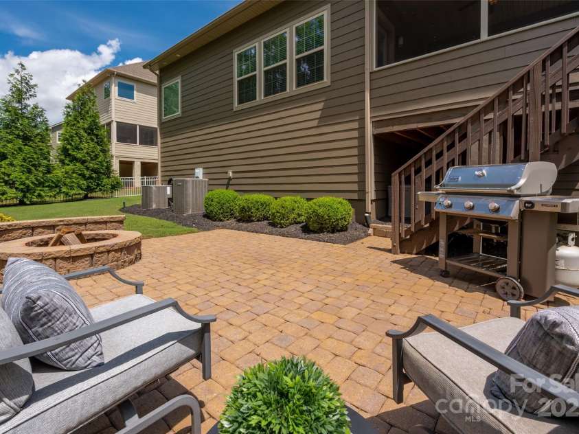 1805 Trading Path Lane, Waxhaw, NC 28173.  MLS# CAR4273259, YatesRealty ID 23032. Paver patio - great for entertaining