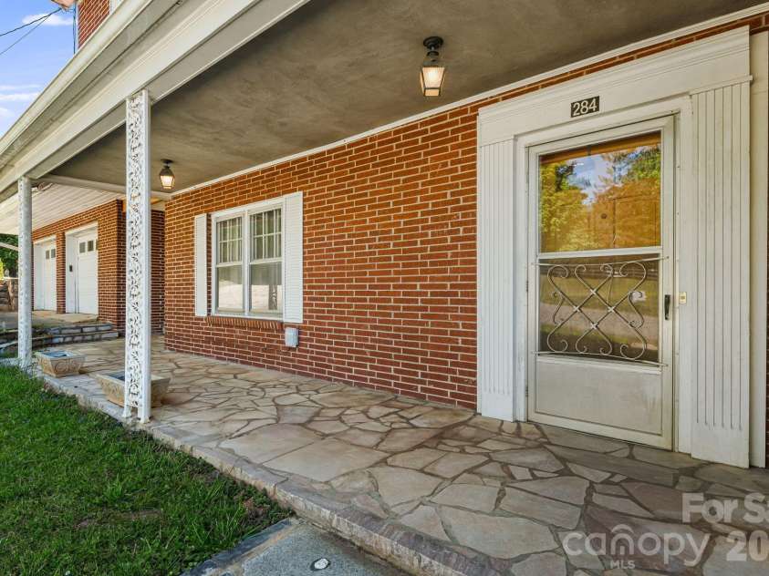 284 Chestnut Street, Mars Hill, NC 28754.  MLS# CAR4378070, YatesRealty ID 23032. 