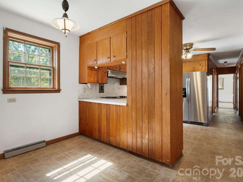 284 Chestnut Street, Mars Hill, NC 28754.  MLS# CAR4378070, YatesRealty ID 23032. 