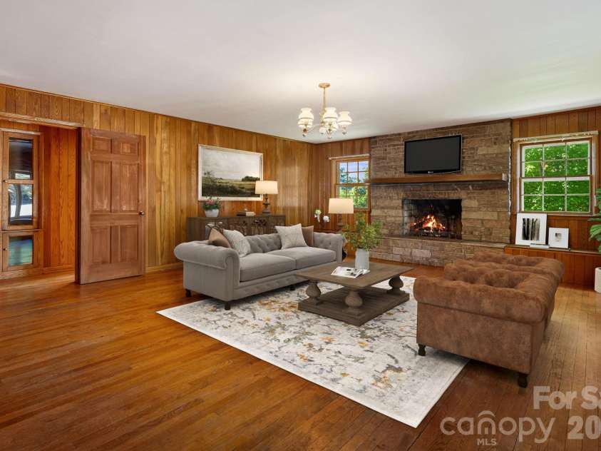 284 Chestnut Street, Mars Hill, NC 28754.  MLS# CAR4378070, YatesRealty ID 23032. Virtually Staged